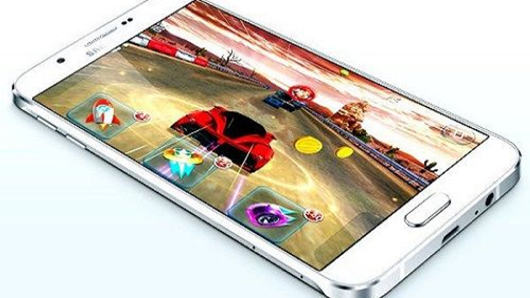 Galaxy A8 satışa sunuldu