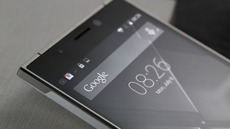 Çinli üreticiden iPhone 6'ya nispet köşeli tasarıma sahip akıllı telefon