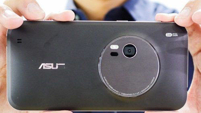 Asus, IFA 2015’te ZenFone Zoom’u bir kez daha sergiledi