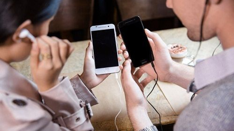 HTC One A9:tüm resmi görüntüler ve tanıtım videoları