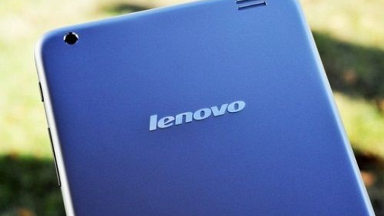 Lenovo'nun Windows 10 tabanlı dev telefonu kameralara yakalandı