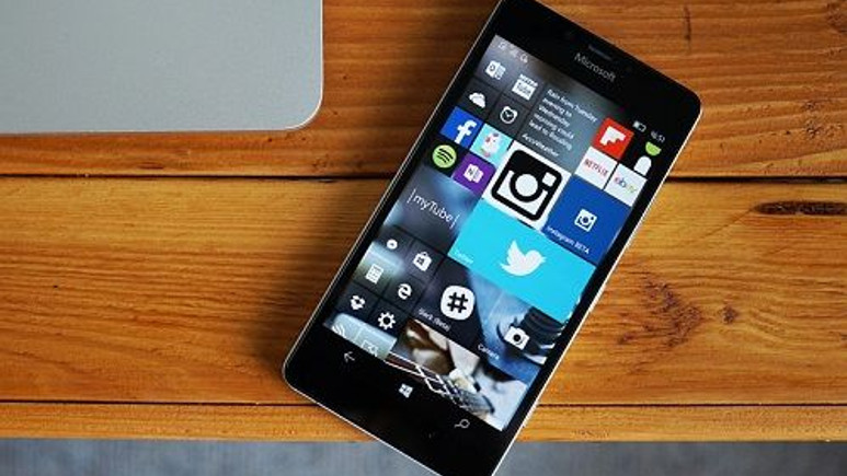 Windows 10 Mobile güncellemesi başladı
