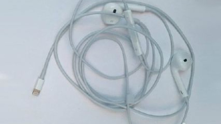 Lightning girişli Apple kulaklık görüntülendi!