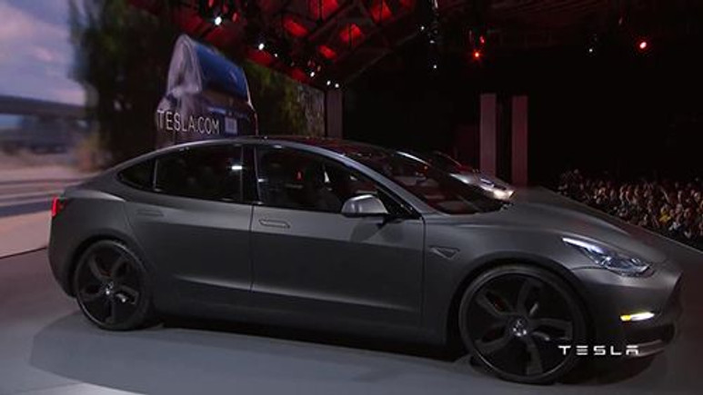 Tesla Model 3 Tanıtıldı