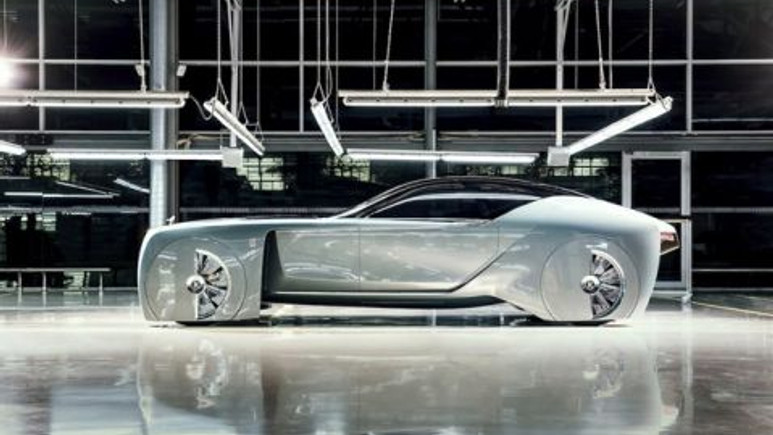 Rolls-Royce'un sürücüsüz otomobili bilim kurgu filmlerinden çıkmış gibi!