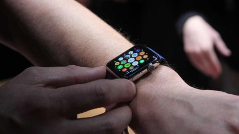 Apple'ın yeni akıllı saati kamera ile gelebilir !