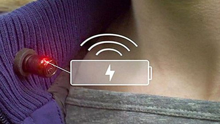 Telefonunuzu cebinizde şarj eden akıllı ceket