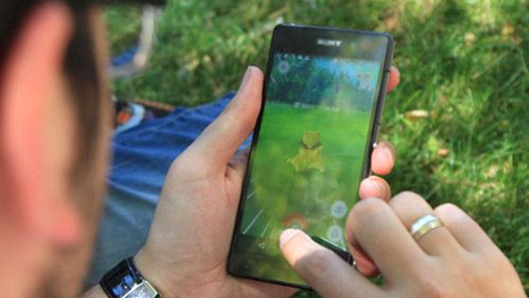 Pokemon arayanlara belediyeden ücretsiz su ve çay