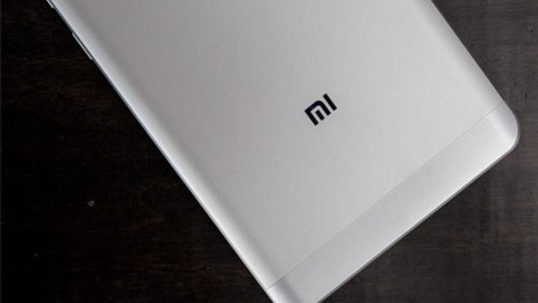 6GB RAM , Snapdragon 821, 3700 mAh pil: Xiaomi Phone Pro