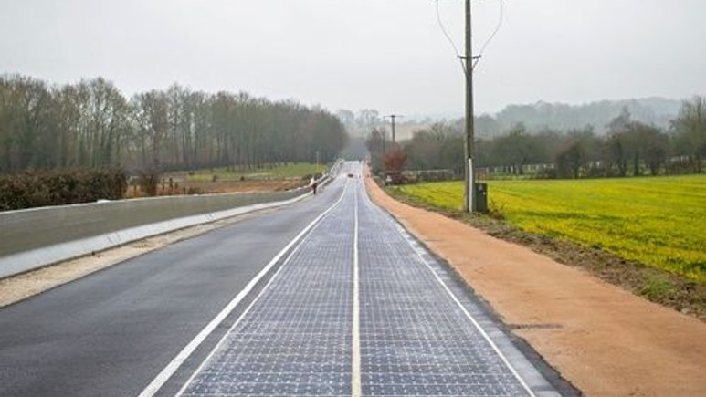 Dünyanın ilk elektirik üreten yolu!