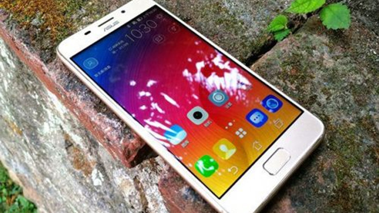 Asus Zenfone Pegasus 3S akıllı telefon tanıtlıdı