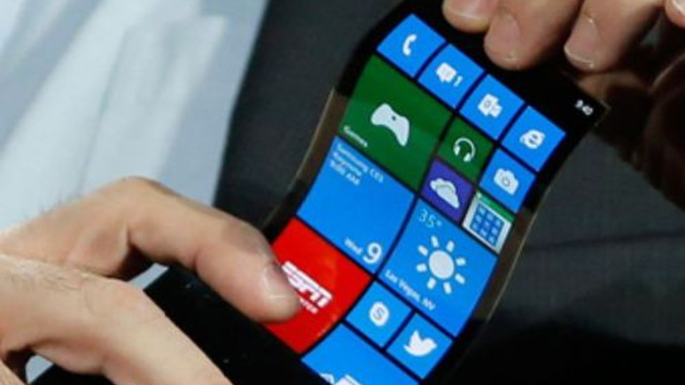 Microsoft'tan katlanabilen ikisi birarada telefon gelebilir