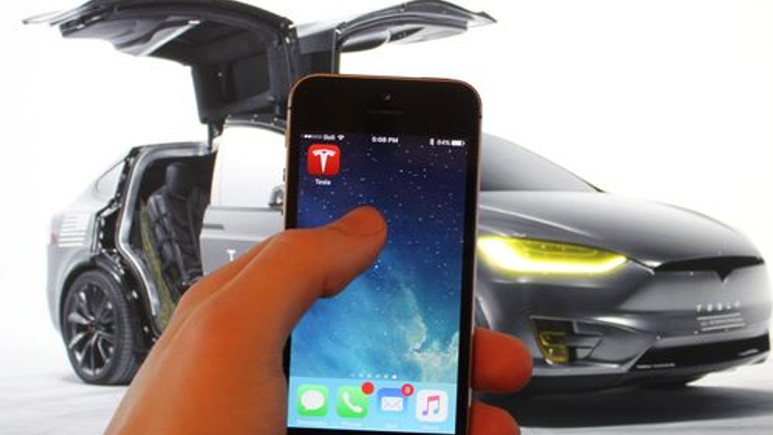 iPhone ile Tesla'nın kilidini açabileceksiniz