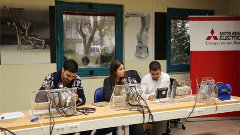 İnsan ve robot karşılıklı satranç oynayacak