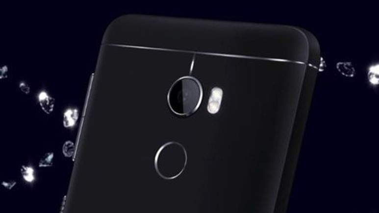 HTC U11 Plus, Pixel 2 XL'yi öldürebilir