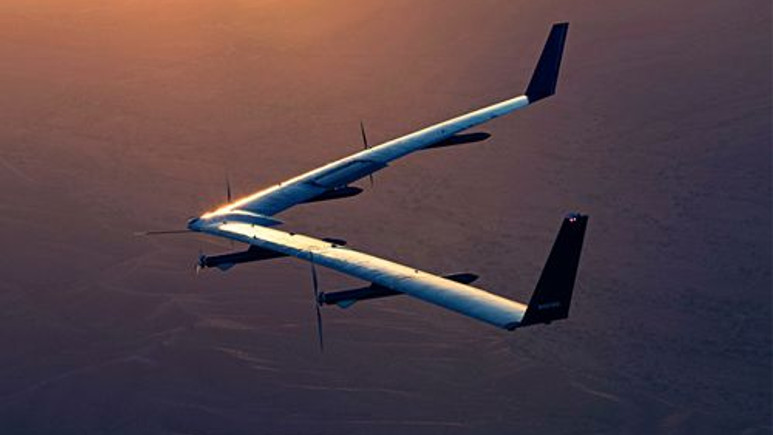 Facebook'un drone'u ilk kez başarılı uçuş yaptı