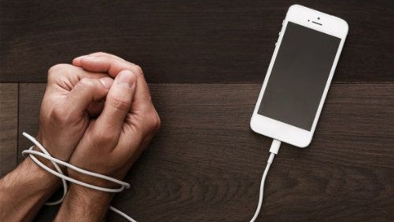 Bilim insanları akıllı telefondan neden ayrılamadığımızı açıkladı!