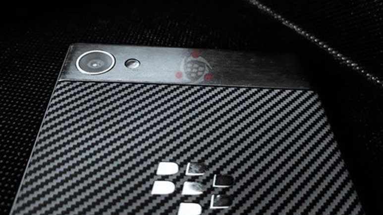 BlackBerry'nin karbon fiberli telefonu Kryton göründü!