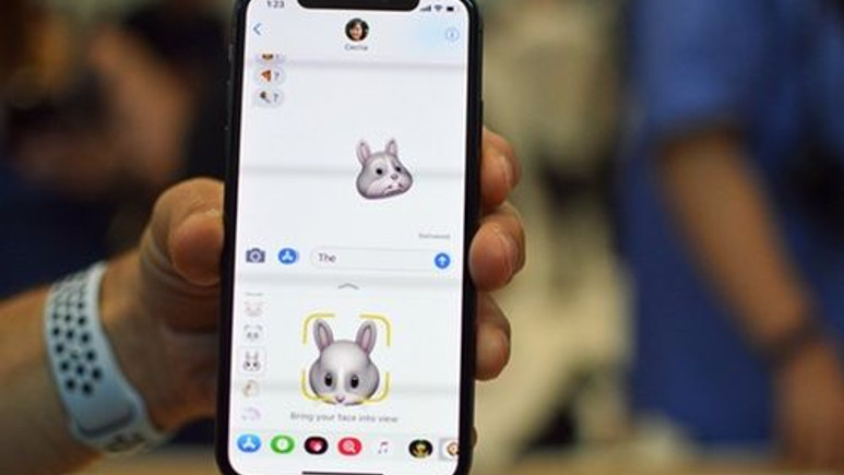 Apple, Animoji yüzünden davalık olabilir!