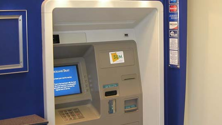 Güneş enerjisiyle çalışan ilk ATM açıldı!