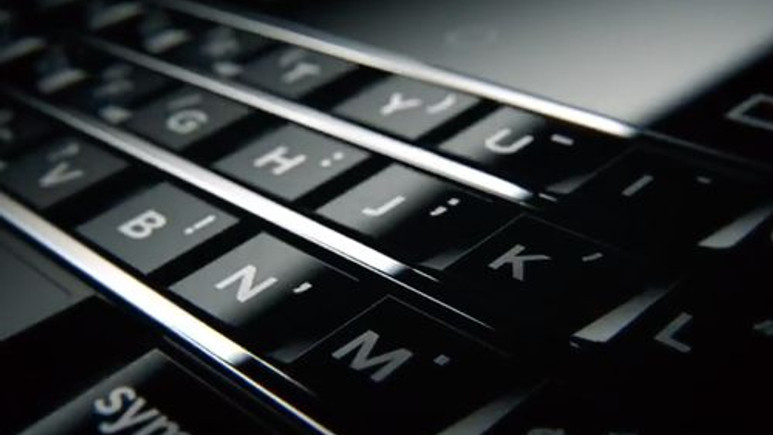 BlackBerry, yeni akıllı telefonunun görüntüsünü paylaştı