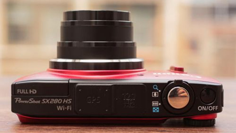 Canon'un yeni aynasızı görüntülendi!