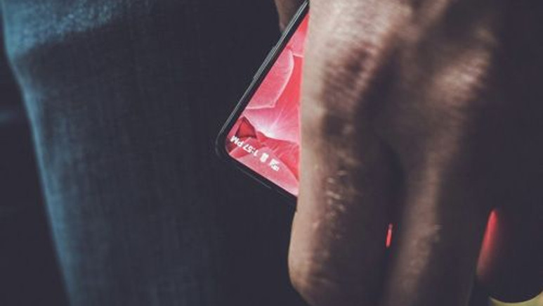 Android'in kurucusundan bomba gibi akıllı telefon geliyor!