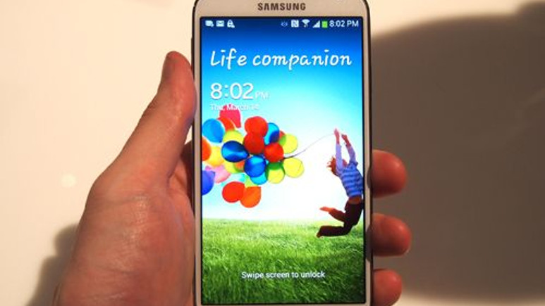 Galaxy S4 yine yandı! (Video)