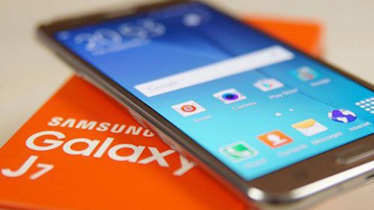 Galaxy J7, 4 yaşındaki çocuğun elinde patladı