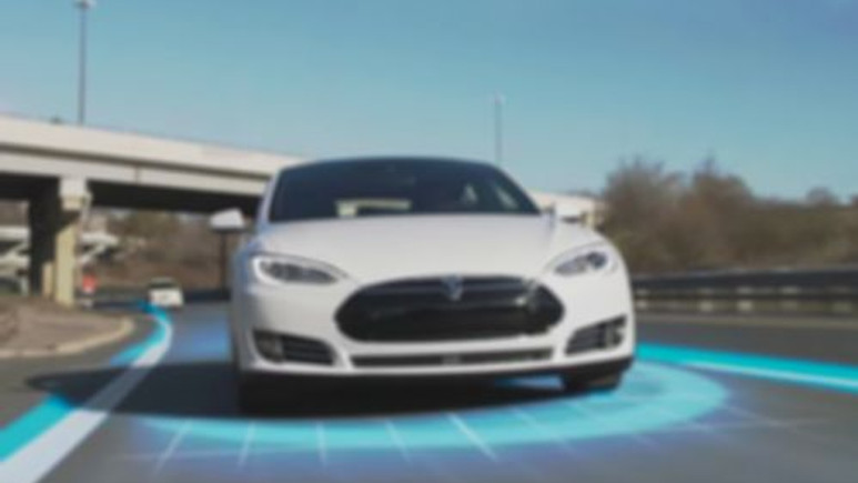Tesla'nın otopilotundan bir kaza daha!