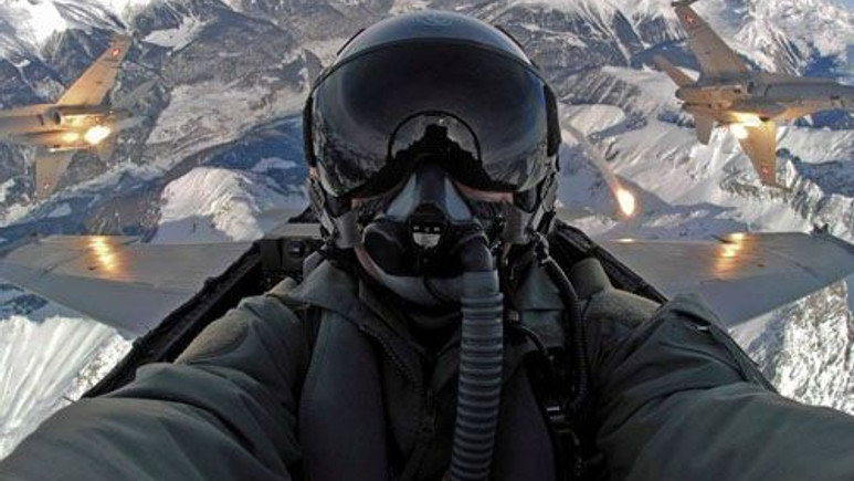En muhteşem Selfie: Solo Türk Selfie!
