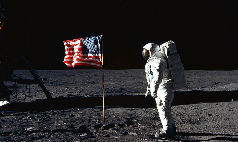 NASA Ay'a yeniden insanlı uzay aracı gönderecek