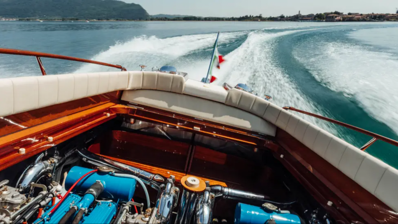V12 ile çalışan Lamborghini tekneye yakından göz atalım - Resim: 1