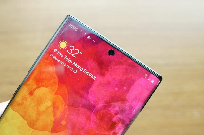 Samsung Galaxy Note 10’un ön kamerasını gizleyen duvar kağıtları! - Resim: 1