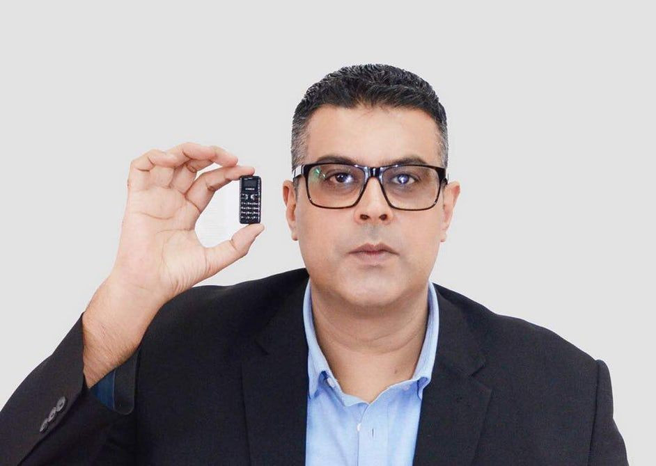 Dünyanın en küçük telefonu Tıny t1'in tüm resmi görüntüleri - Page 2