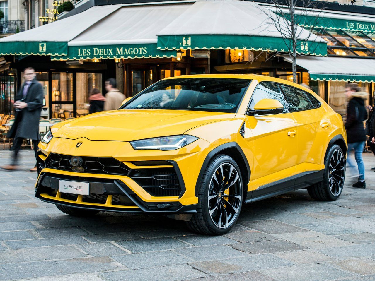 Lamborghini Urus 2019 - Page 2