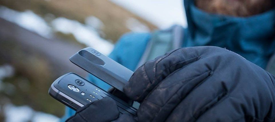 Land Rover'ın akıllı telefonu Bullitt - Page 1