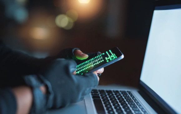 Kaynak kodları internete düşen iPhone tehlikede mi? - Page 1