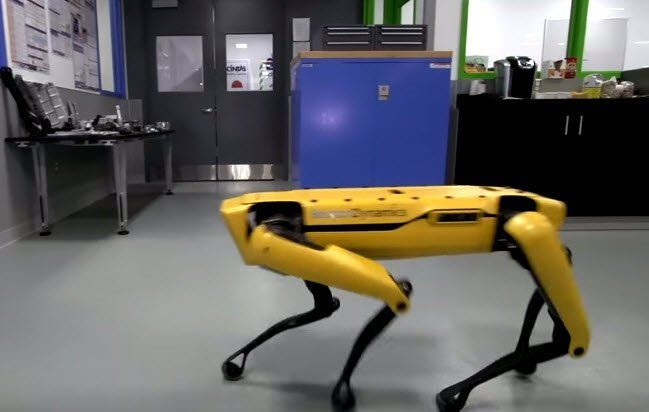 Bir robot başka bir robotun dışarı çıkmasına yardım etti - Page 3