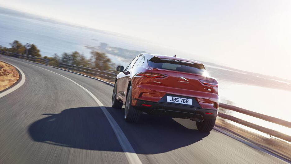 Tesla'nın yeni rakibi Jaguar Pace! - Page 2