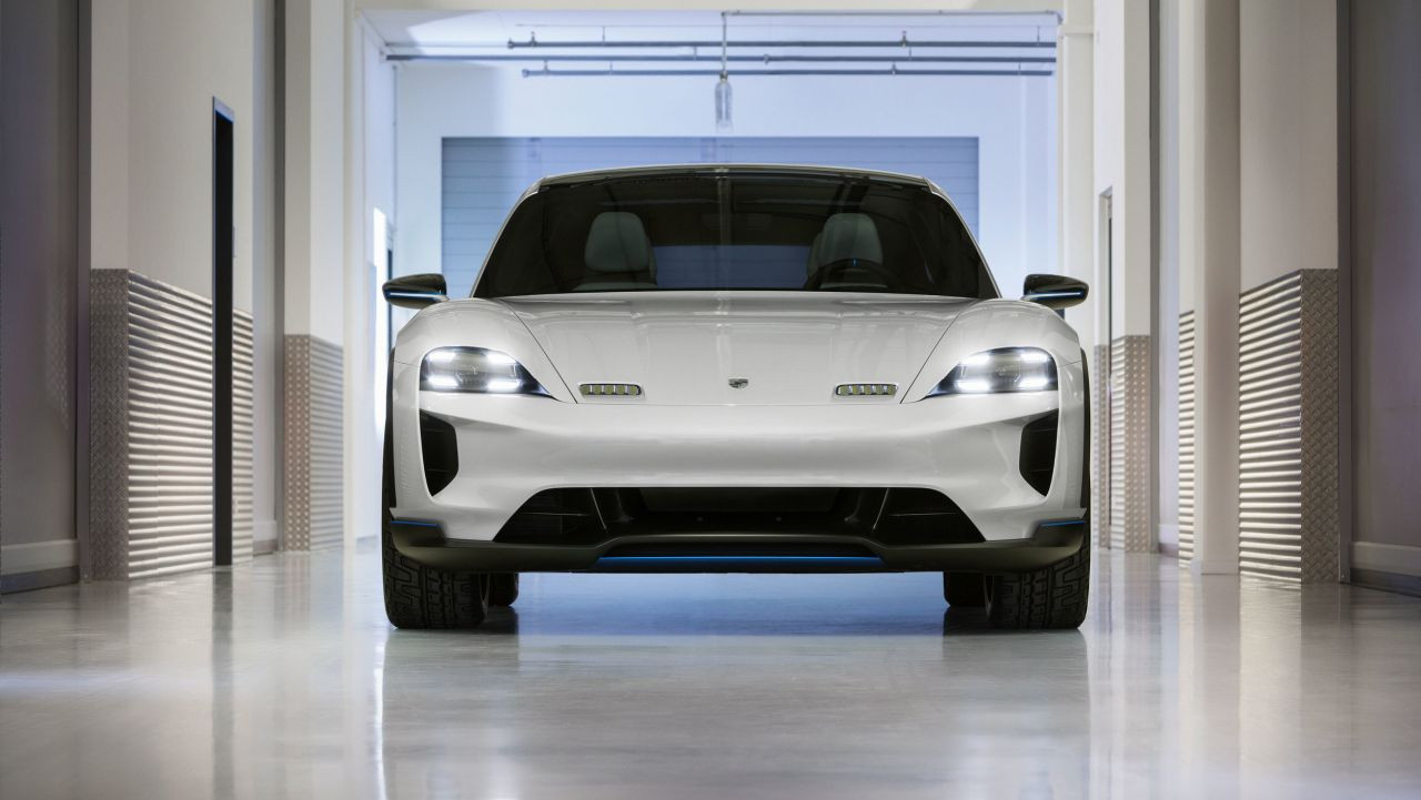 Porshce'un yeni elektrikli aracı: Mission E Cross Turismo - Page 3