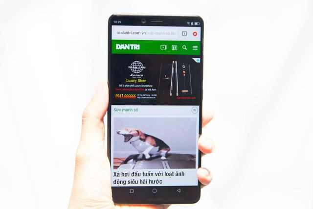 Sharp Aquos S3 resmi görüntüleri - Page 3