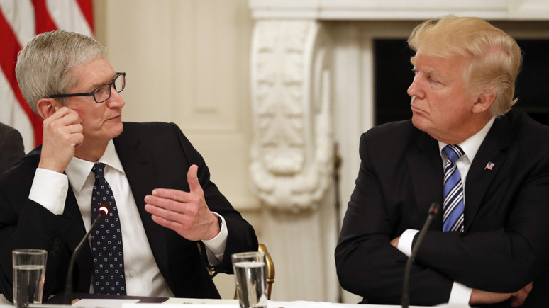 Tim Cook ile Donald Trump Çin'i konuştu