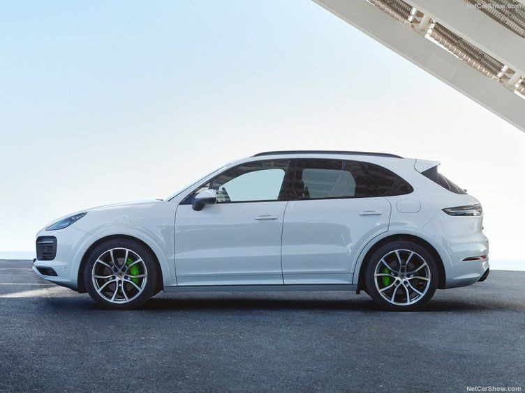 Elektrikli ve hızlı: 2019 Porsche Cayenne E-Hybrid - Page 2