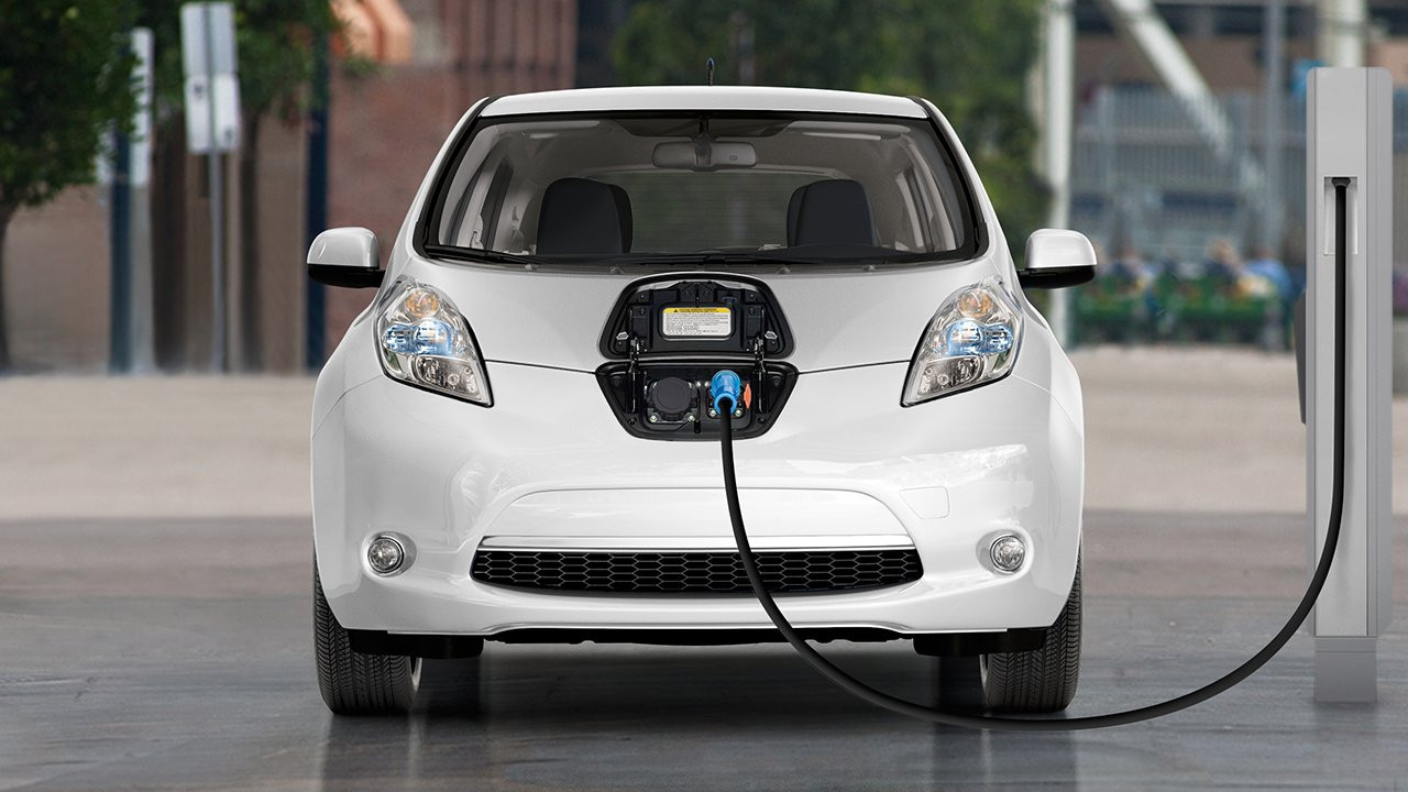 Tasarımıyla dikkat çeken elektrikli otomobil: Nissan Leaf