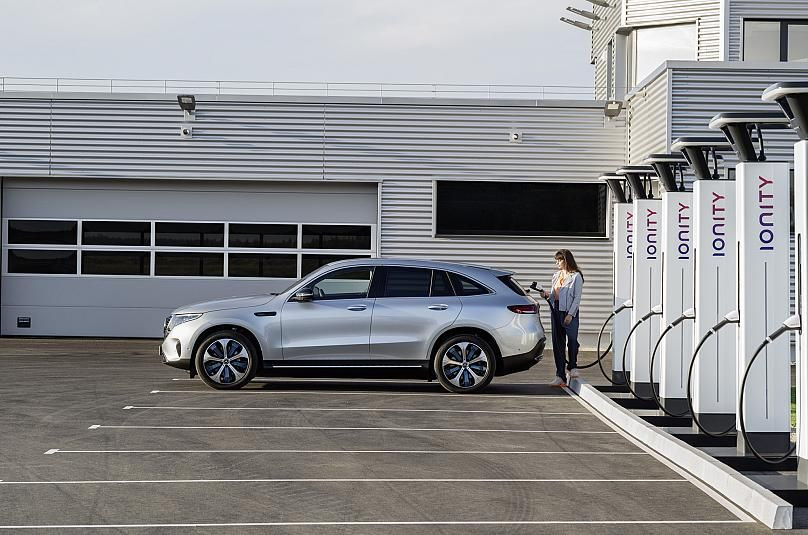 İşte karşınızda Mercedes-Benz EQC! - Page 2