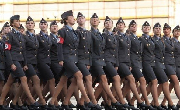 Rusya'nın fenomen kadın polisleri! - Page 2