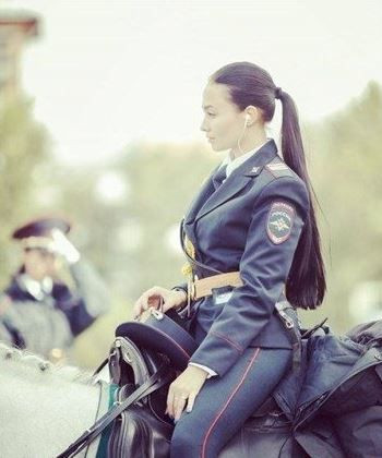 Rusya'nın fenomen kadın polisleri! - Page 4