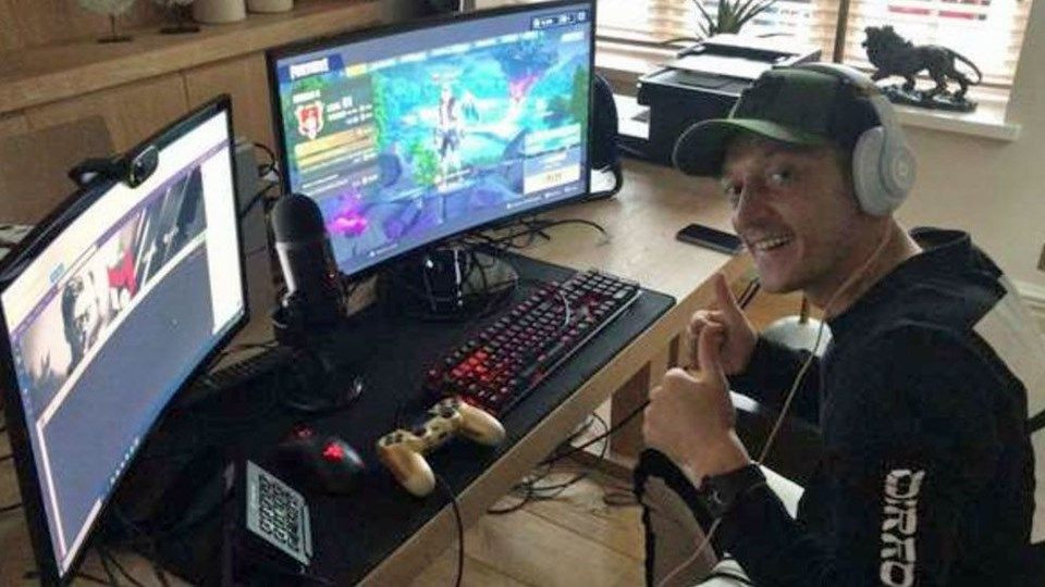 Mesut Özil Fortnite bağımlısı mı? - Page 1