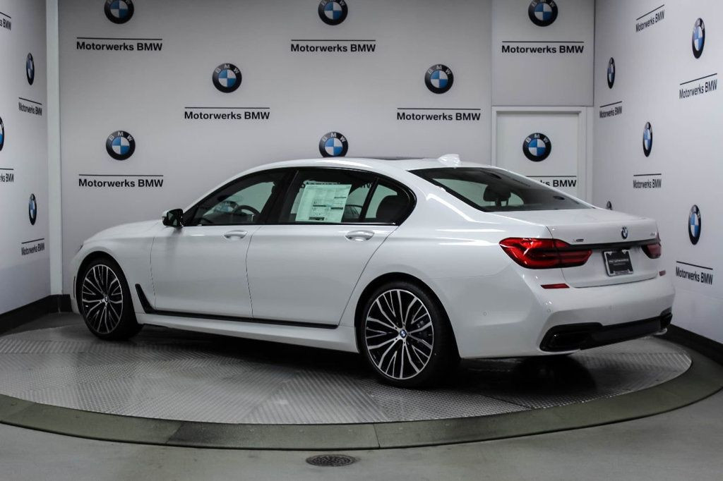 Yenilenen tasarımıyla 2019 BMW 7 Serisi! - Page 1